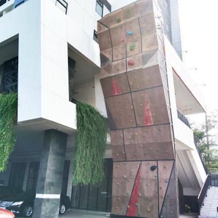 Cordova Suites Σεμαράνγκ Εξωτερικό φωτογραφία